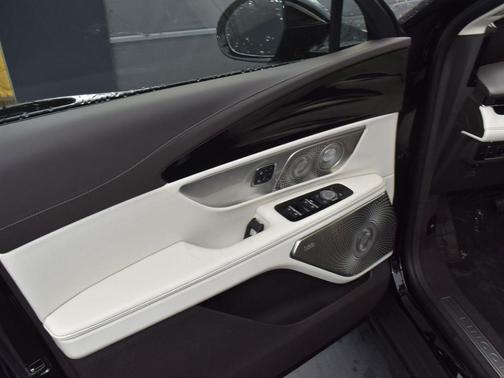 2025 Lincoln Nautilus Black Label