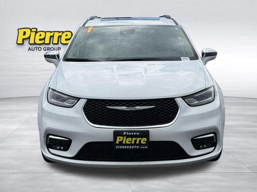 Bright White Clearcoat 2021 Chrysler Pacifica Limited