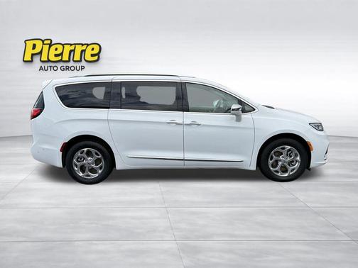 Bright White Clearcoat 2021 Chrysler Pacifica Limited