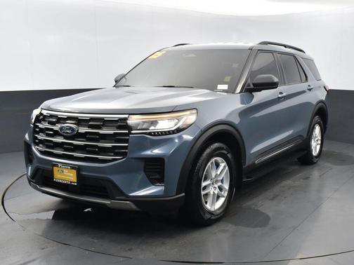 Vapor Blue Metallic 2025 Ford Explorer Active