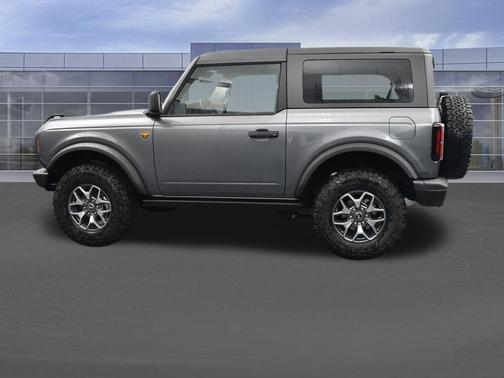 Carbonized Gray Metallic 2025 Ford Bronco Badlands