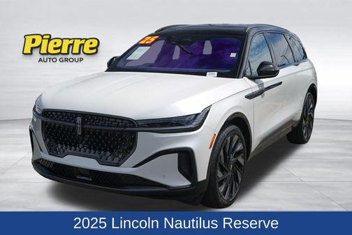 White Platinum Metallic Tri-Coat 2025 Lincoln Nautilus Reserve