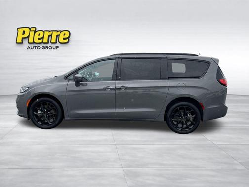 Ceramic Gray Clearcoat 2022 Chrysler Pacifica Limited
