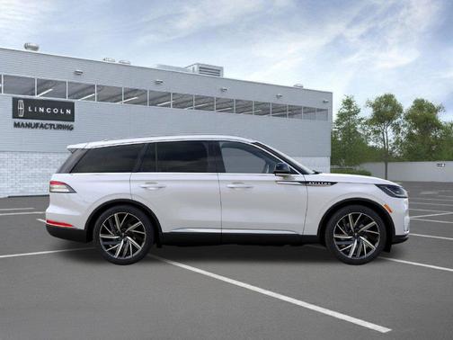 White 2027 Lincoln Aviator Reserve AWD