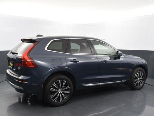 2022 Volvo XC60 B5 Inscription