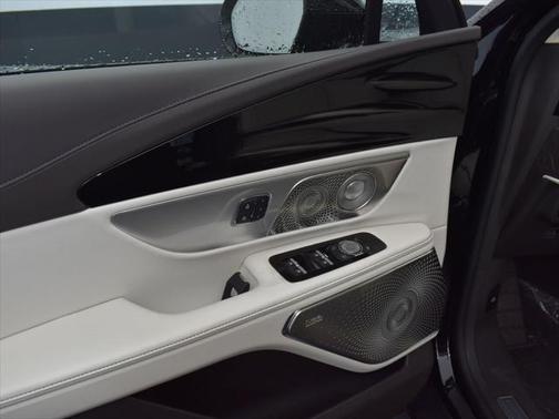 2025 Lincoln Nautilus Black Label
