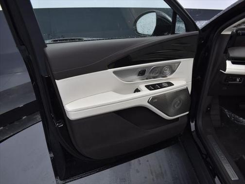 2025 Lincoln Nautilus Black Label