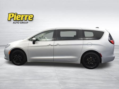 Silver Mist Clearcoat 2022 Chrysler Voyager LX
