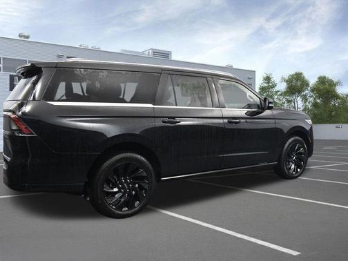 Infinite Black Metallic Clearcoat 2026 Lincoln Navigator Black Label