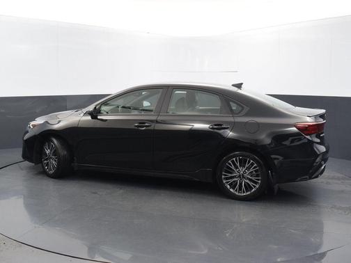 Aurora Black 2024 Kia Forte GT-Line