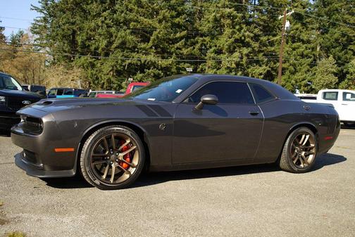 Granite Pearlcoat 2023 Dodge Challenger SRT Hellcat