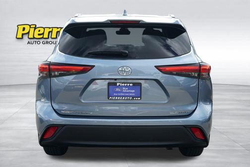 Moon Dust 2021 Toyota Highlander XLE