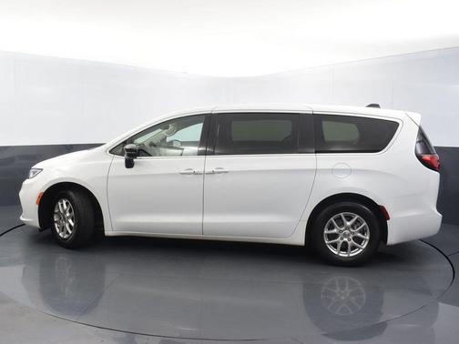 Bright White Clearcoat 2024 Chrysler Pacifica Touring L