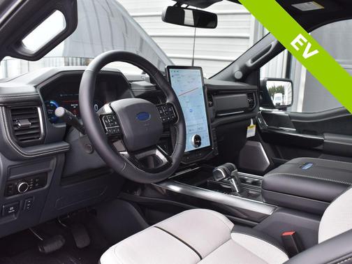 2025 Ford F-150 Lightning Platinum