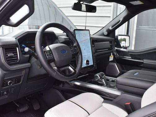 2025 Ford F-150 Lightning Platinum