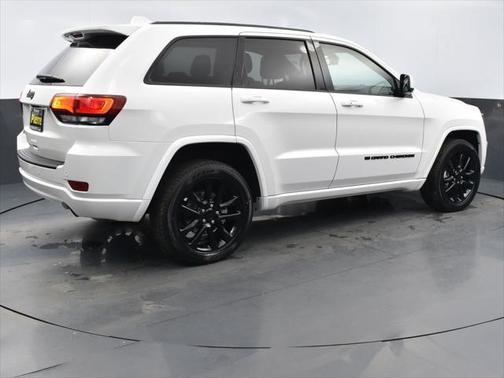 2022 Jeep Grand Cherokee Laredo