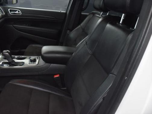 2022 Jeep Grand Cherokee Laredo