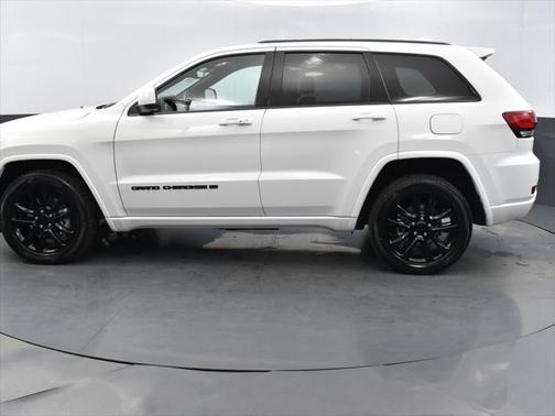 2022 Jeep Grand Cherokee Laredo