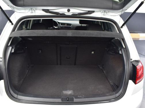 2017 Volkswagen e-Golf SE