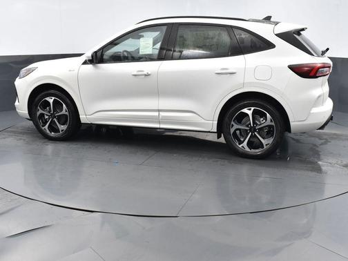 2025 Ford Escape ST-Line Elite
