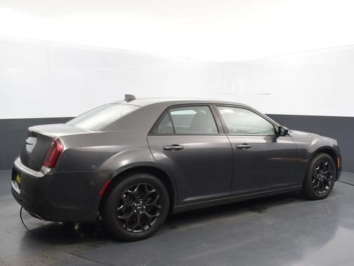 2021 Chrysler 300 Touring