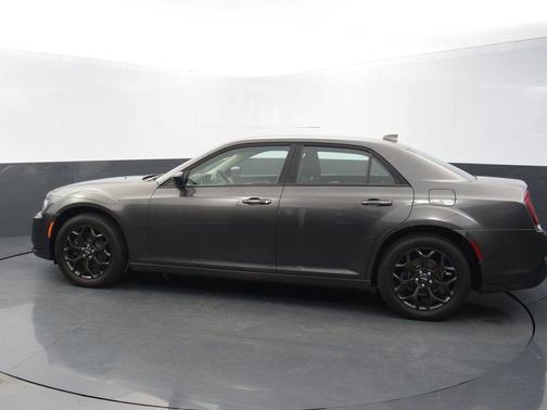 2021 Chrysler 300 Touring