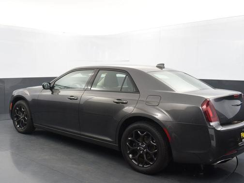 2021 Chrysler 300 Touring