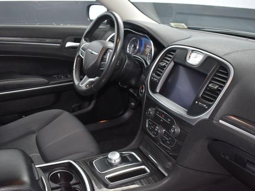 2021 Chrysler 300 Touring