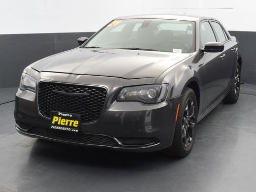 2021 Chrysler 300 Touring