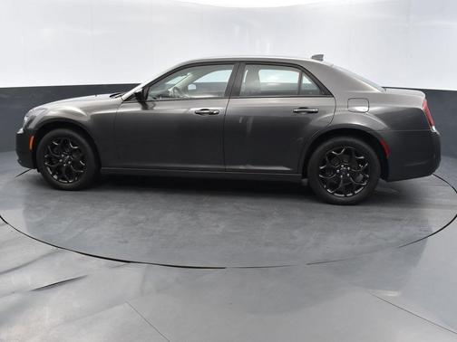 2021 Chrysler 300 Touring