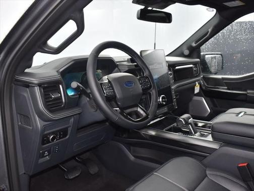 2025 Ford F-150 Lightning Platinum