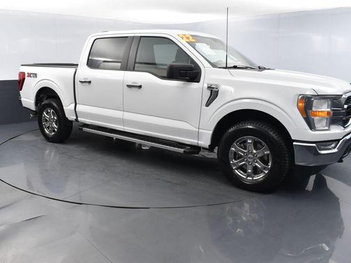 Oxford White 2022 Ford F-150 XLT