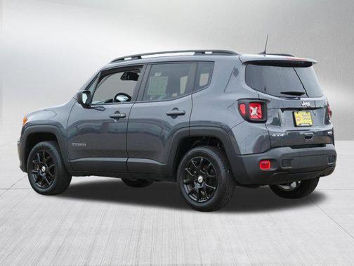 Graphite Gray 2022 Jeep Renegade Latitude