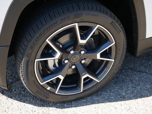 bright white clearcoat 2026 Jeep Cherokee Overland