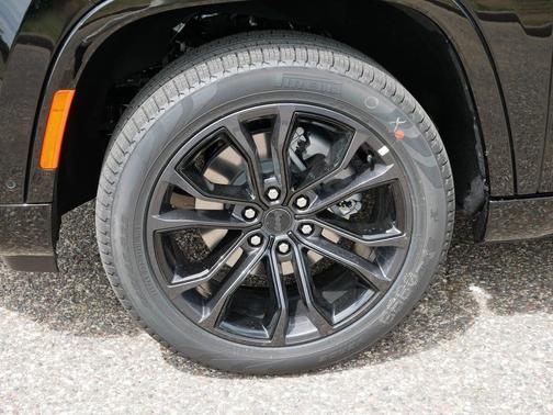 High Gloss Black 2026 Jeep Grand Wagoneer Summit Obsidian 4x4