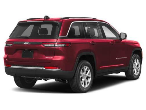 Diamond Black Crystal Pearlcoat 2024 Jeep Grand Cherokee Laredo