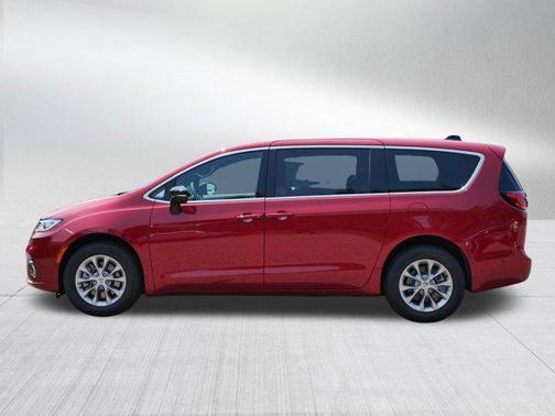 2025 Chrysler Pacifica L