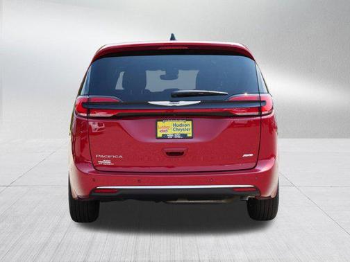 2025 Chrysler Pacifica L