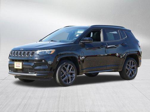 Diamond Black Crystal Pearlcoat 2025 Jeep Compass Limited