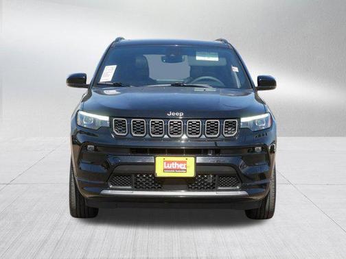 Diamond Black Crystal Pearlcoat 2025 Jeep Compass Limited