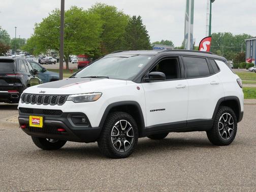 Bright White Clearcoat 2025 Jeep Compass Trailhawk