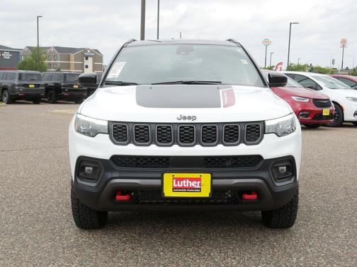 Bright White Clearcoat 2025 Jeep Compass Trailhawk