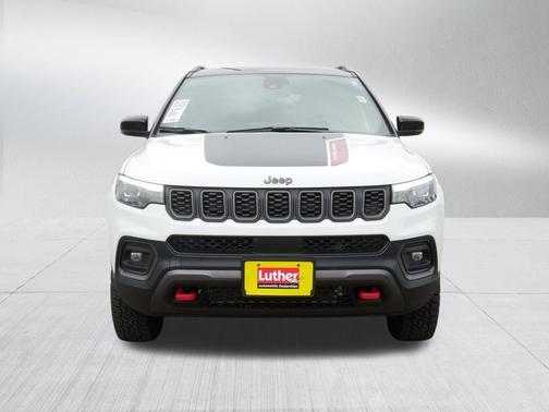Bright White Clearcoat 2025 Jeep Compass Trailhawk