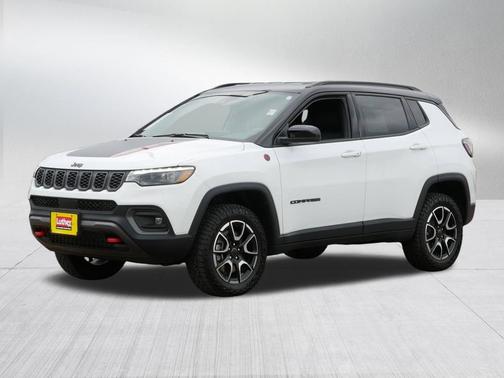Bright White Clearcoat 2025 Jeep Compass Trailhawk