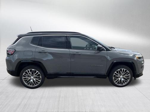 Sting-Gray Clearcoat 2024 Jeep Compass Limited