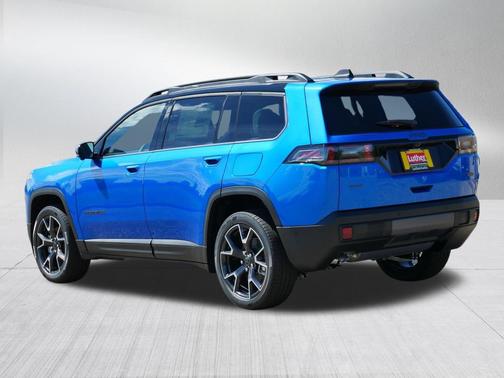 Hydro Blue Pearlcoat 2026 Jeep Cherokee Overland