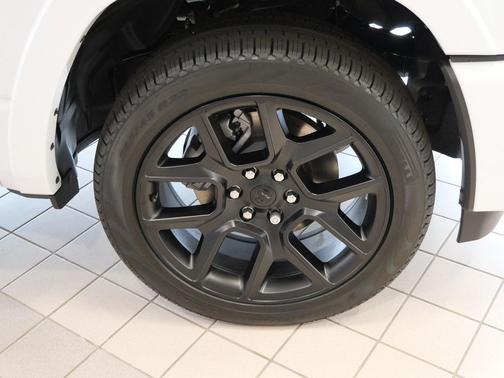 Bright White Clearcoat 2026 RAM 1500 Laramie