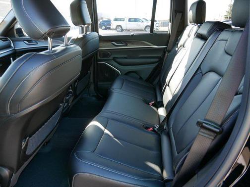 2025 Jeep Grand Cherokee 4xe Anniversary Edition