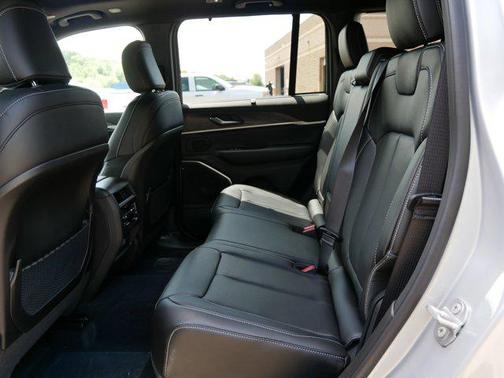 2025 Jeep Grand Cherokee 4xe Anniversary Edition