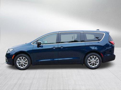 2025 Chrysler Pacifica L